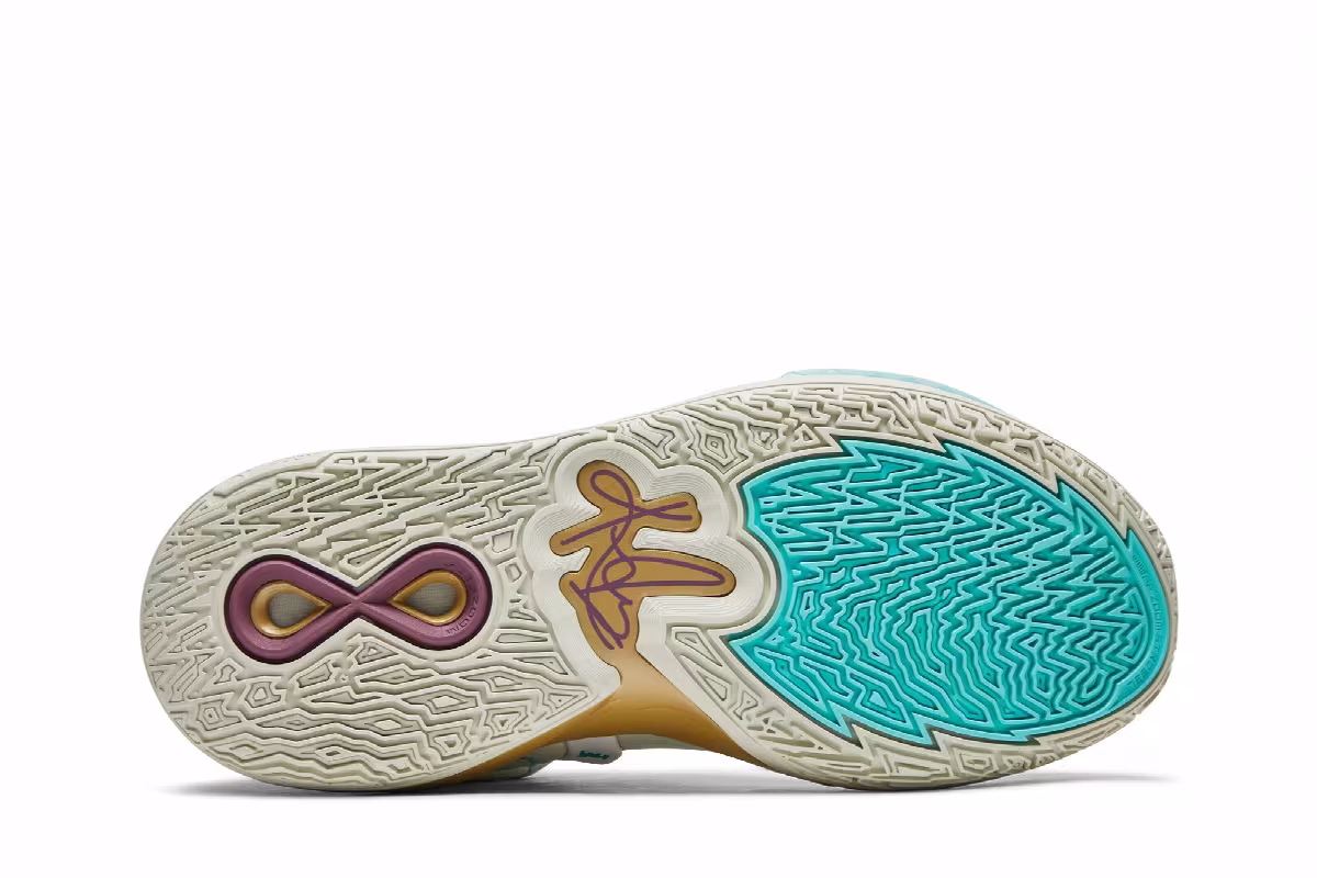 Sue Bird x Nike Kyrie Infinity EP Golden Tribute, view 5