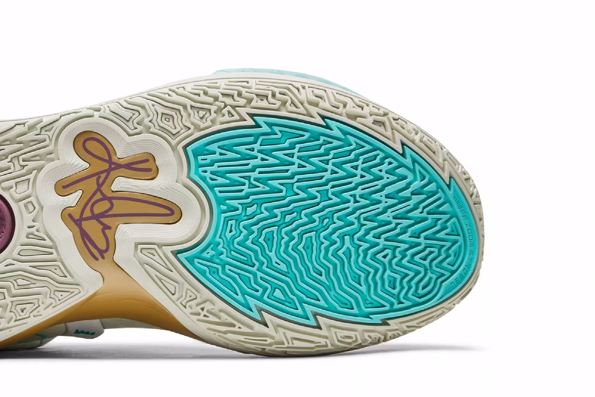 Sue Bird x Nike Kyrie Infinity EP Golden Tribute, view 6