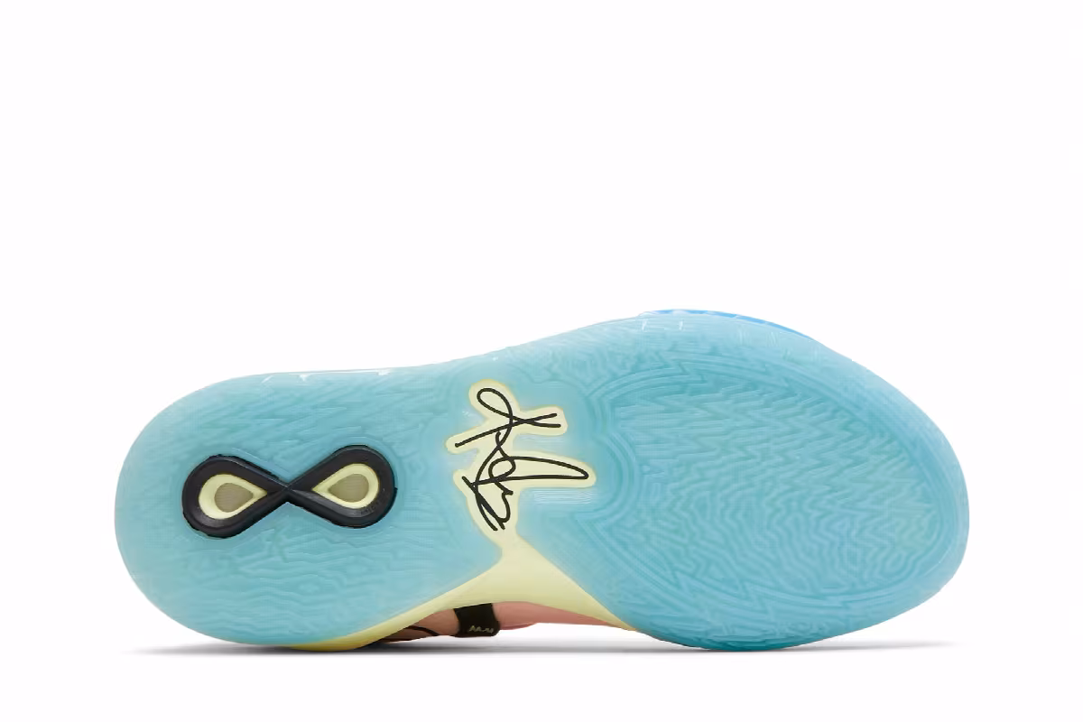 Nike Kyrie Infinity EP Valentine's Day, view 5