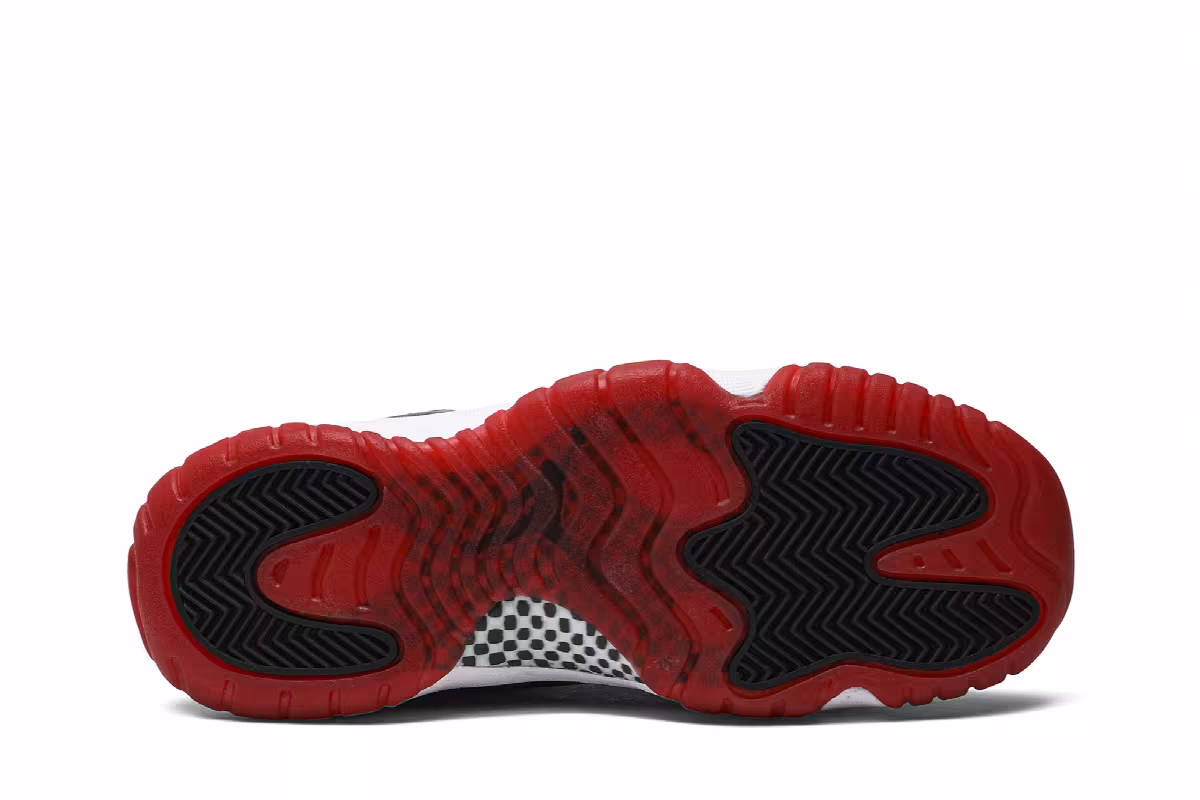 Air Jordan 11 GS Bred 2019, view 5