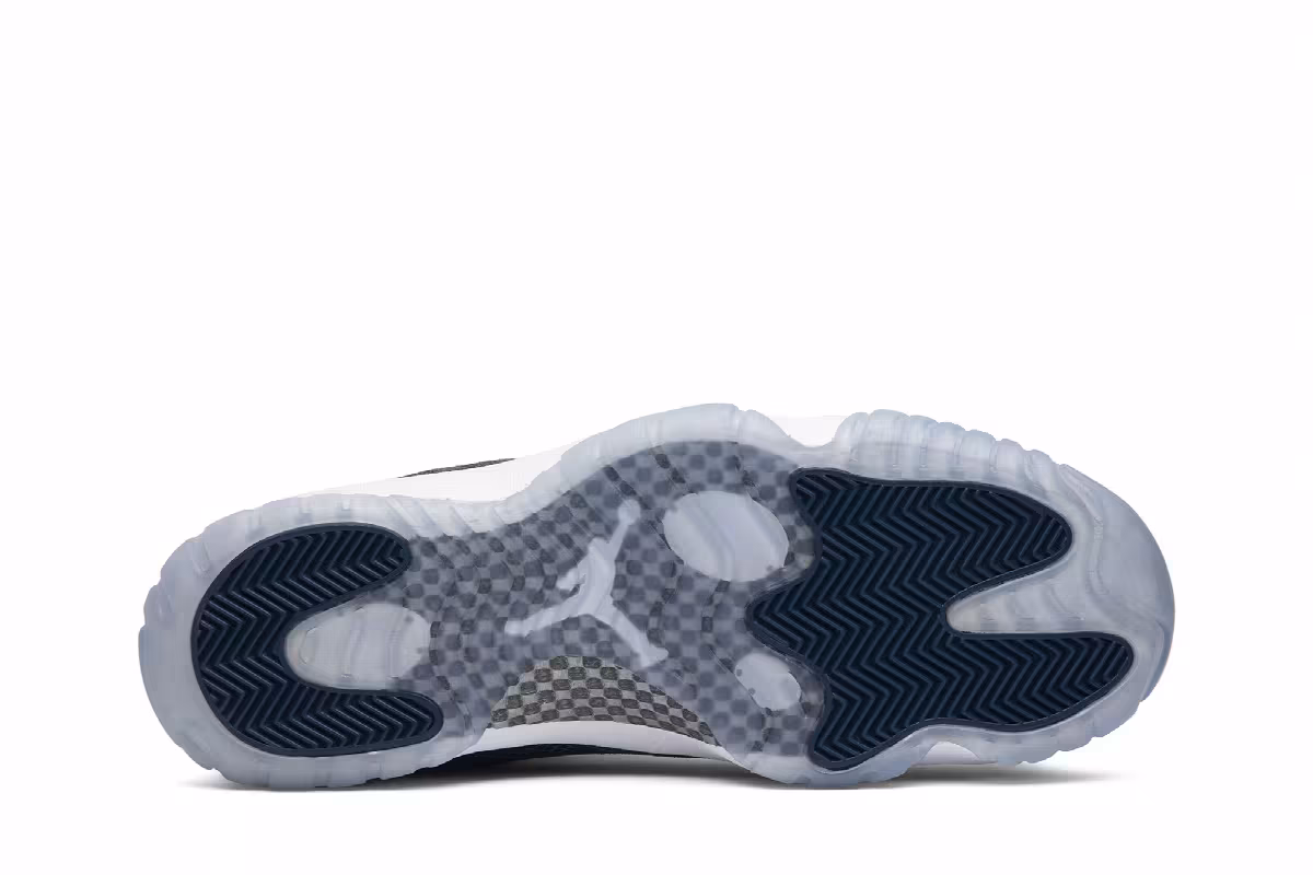 Air Jordan 11 Low Snakeskin 2019, view 5