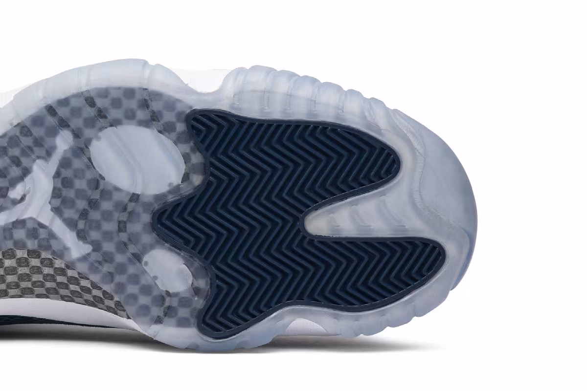Air Jordan 11 Low Snakeskin 2019, view 6
