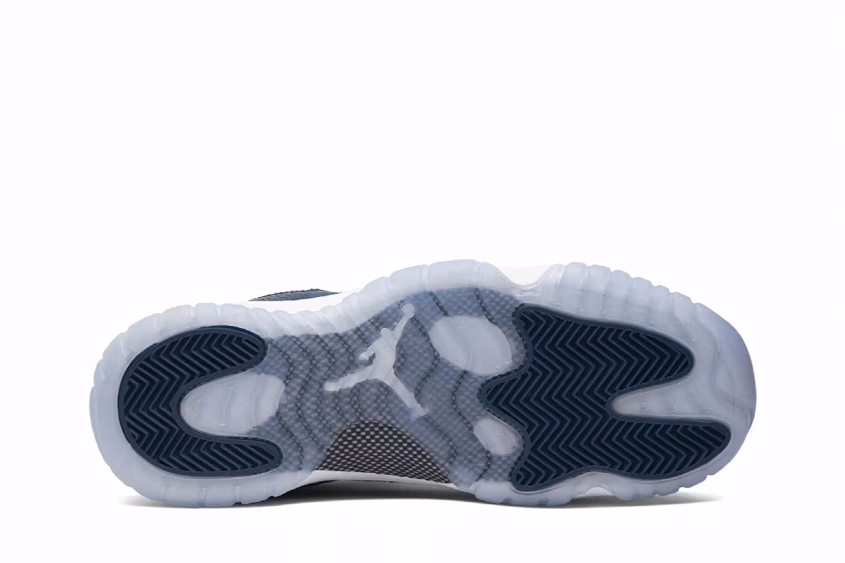 Air Jordan 11 Low GS Navy Snakeskin 2019, view 5