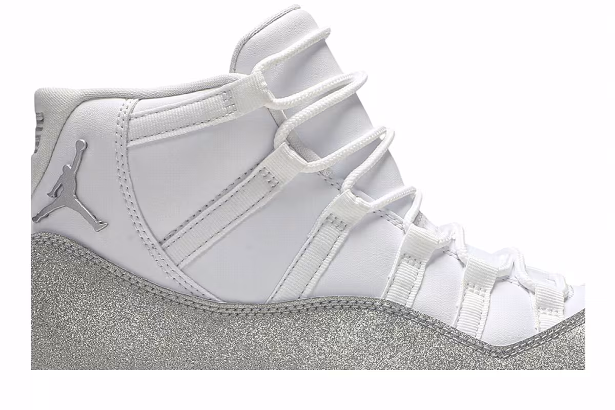 Women's Air Jordan 11 Vast Grey, view 3