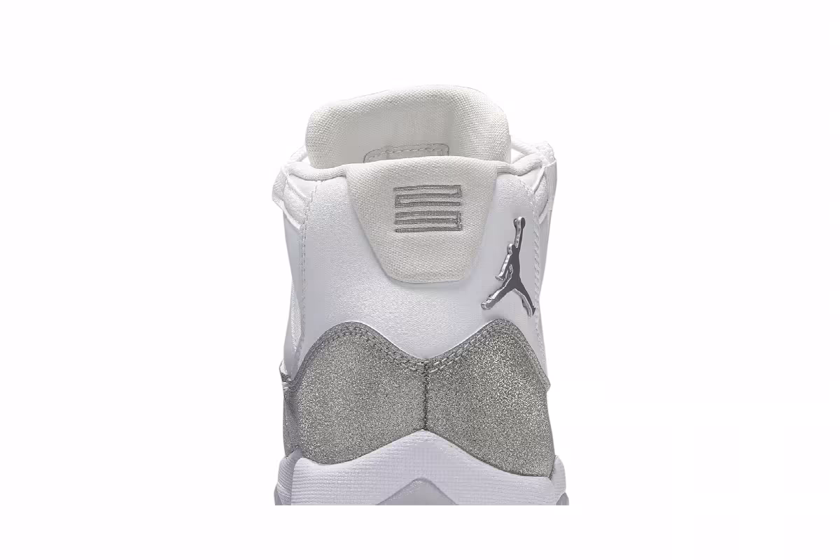 Women's Air Jordan 11 Vast Grey, view 8