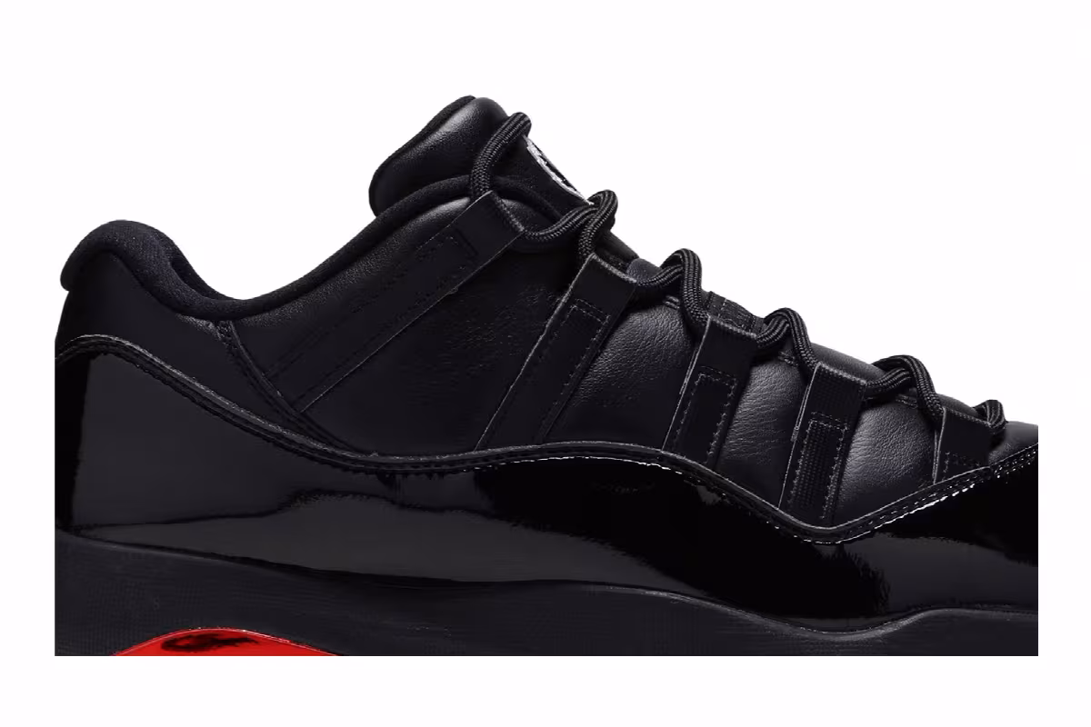 Air Jordan 11 Low Golf Safari Bred, view 3