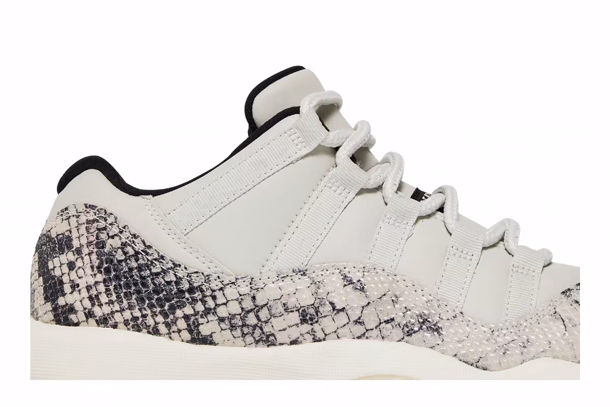 Air Jordan 11 Low GS Light Bone Snakeskin, view 3