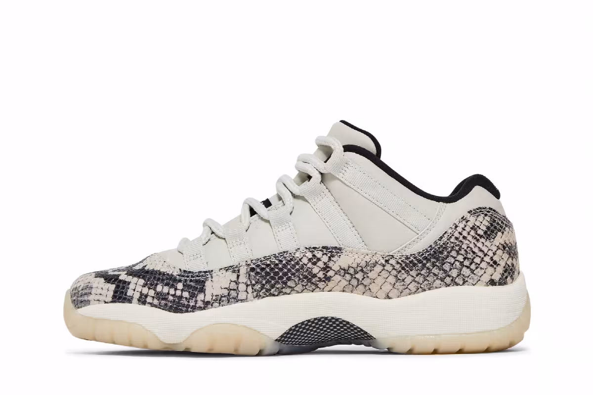 Air Jordan 11 Low GS Light Bone Snakeskin, view 4