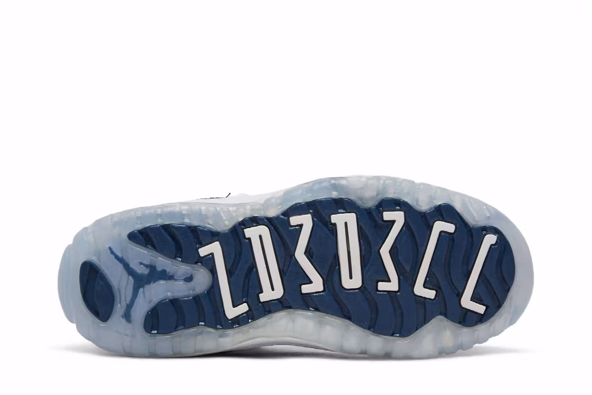 Air Jordan 11 Low PS Navy Snakeskin 2019, view 5