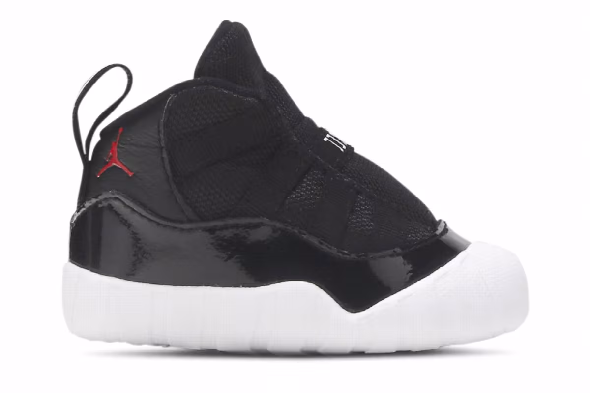 Air Jordan 11 Crib Bootie Black, view 2