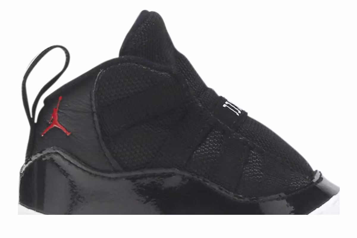 Air Jordan 11 Crib Bootie Black, view 3