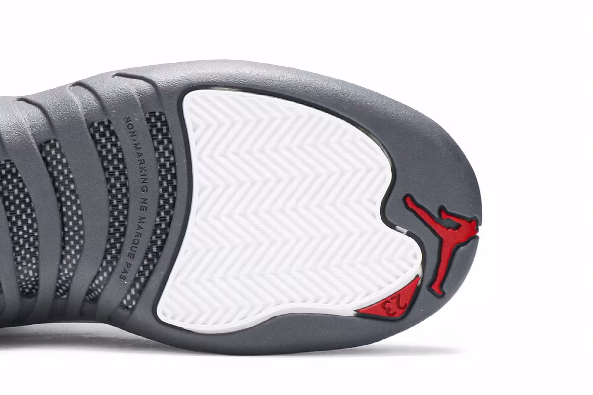 Air Jordan 12 BG Dark Grey, view 6