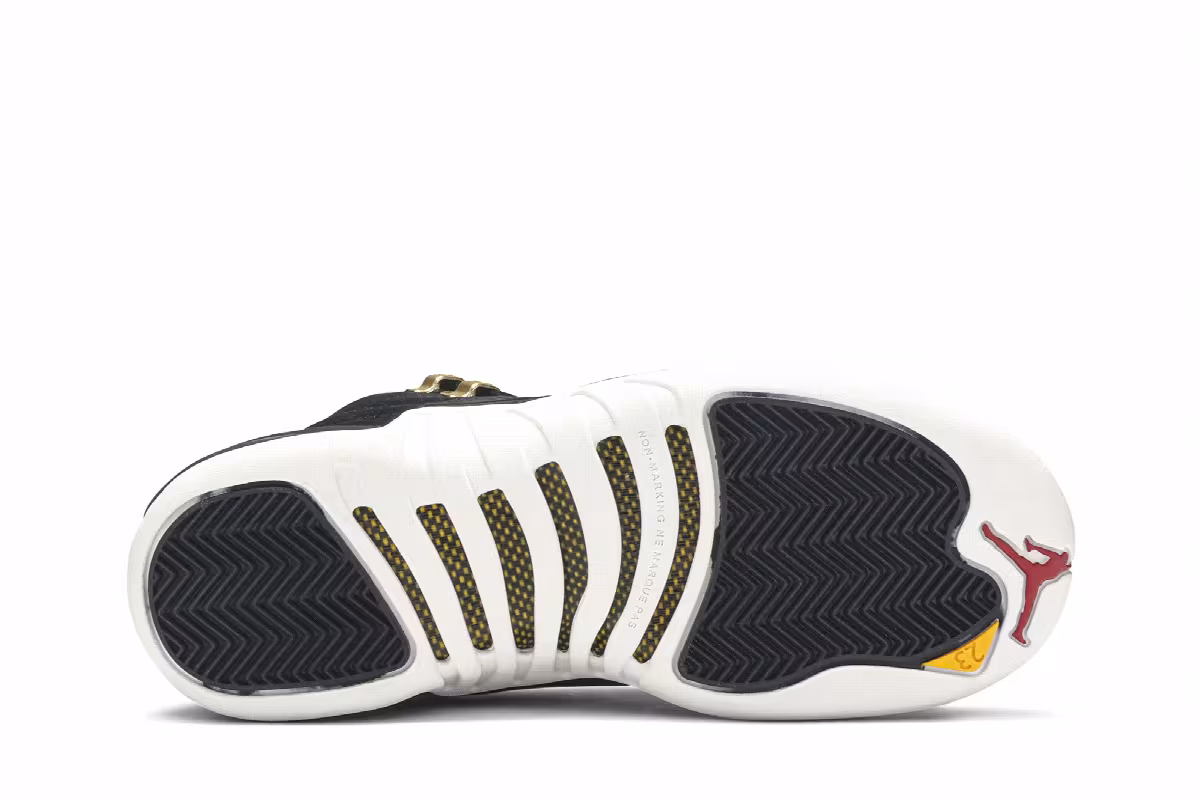 Air Jordan 12 GS Reverse Taxi, view 5