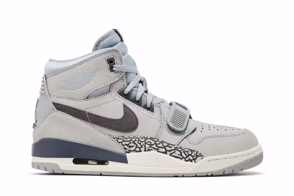 Air Jordan Legacy 312 Wolf Grey, view 2