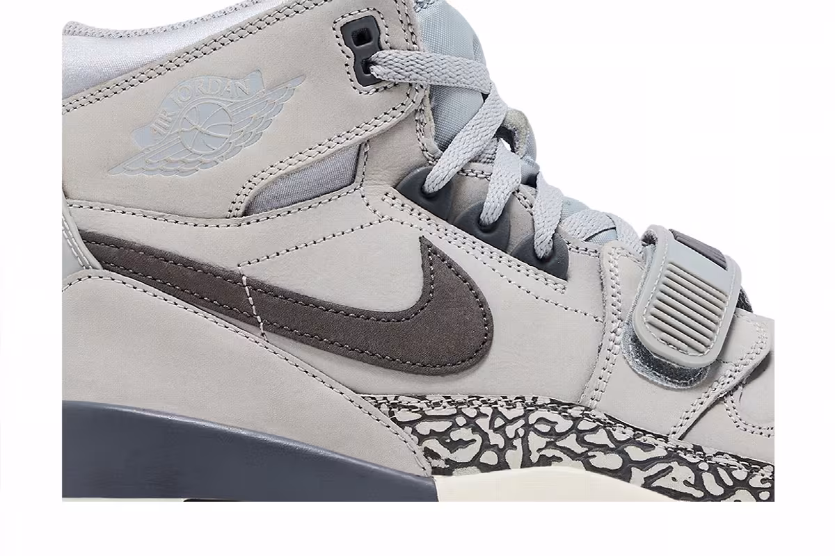 Air Jordan Legacy 312 Wolf Grey, view 3