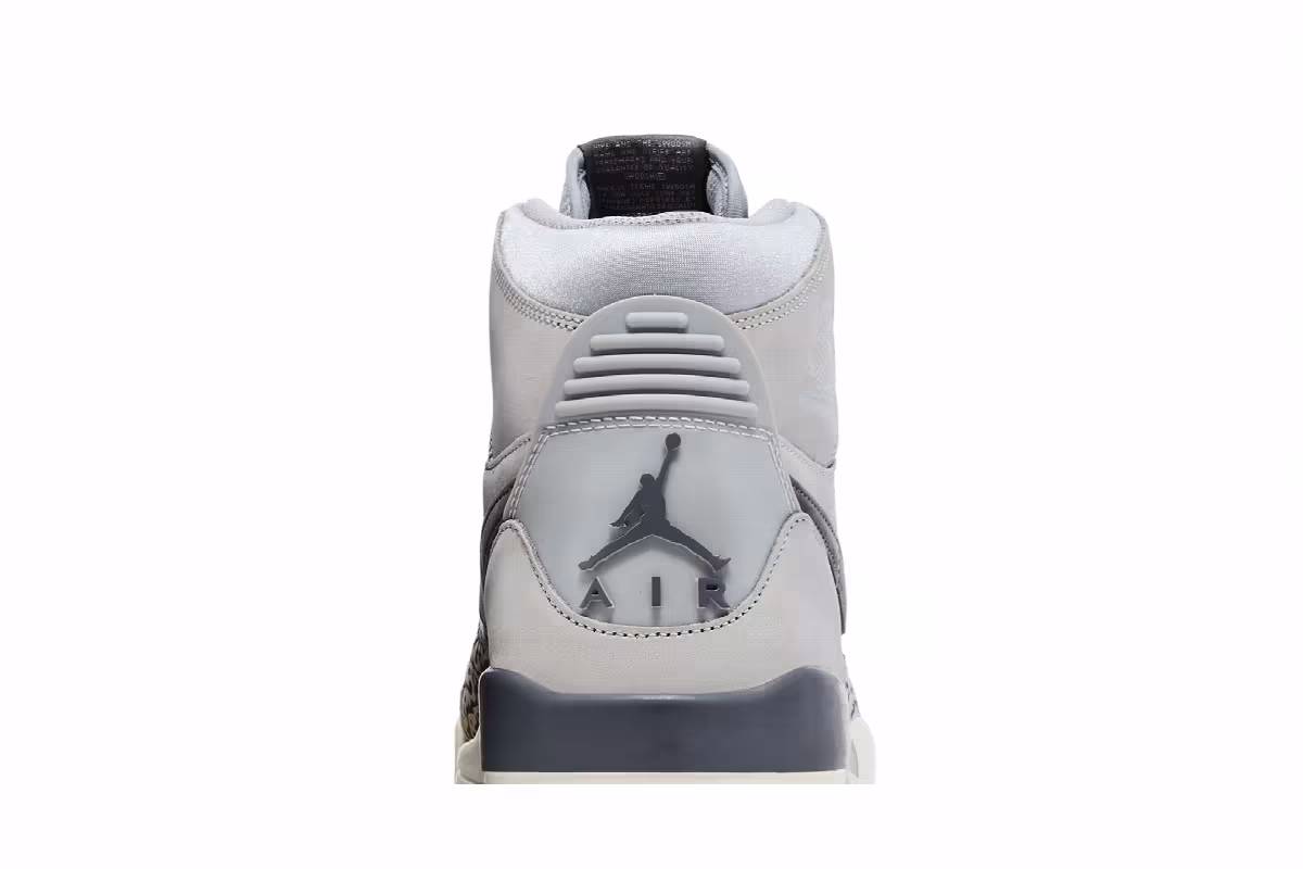 Air Jordan Legacy 312 Wolf Grey, view 8