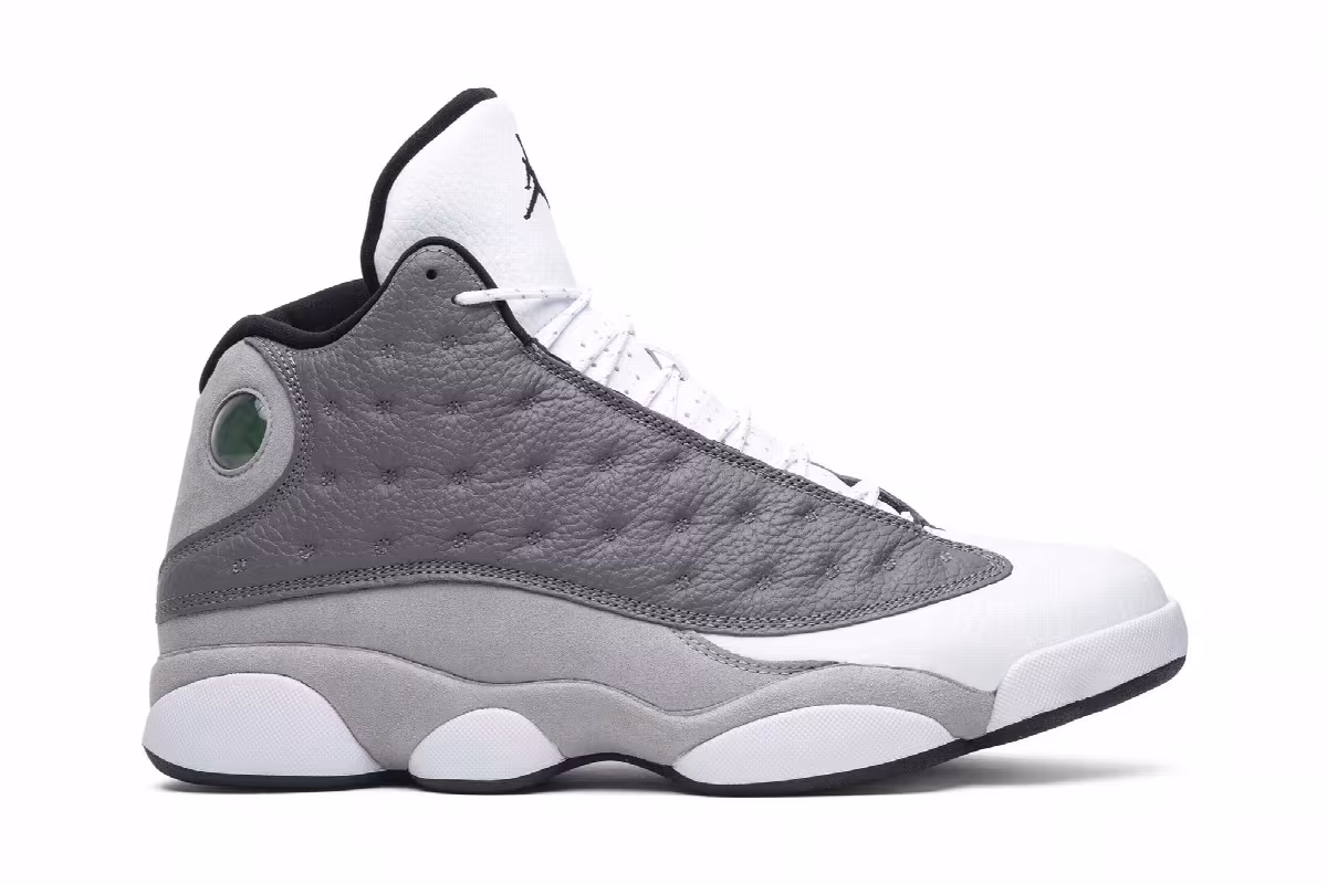 Air Jordan 13 Atmosphere Grey, view 2