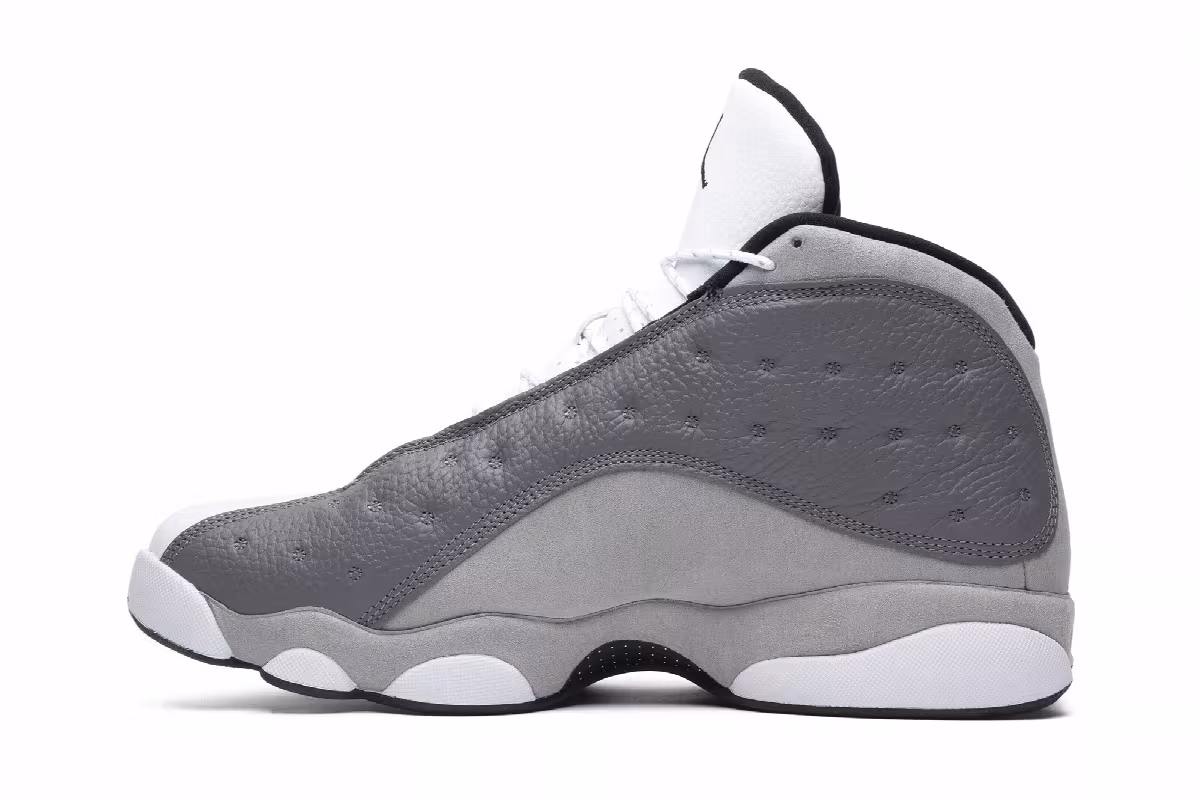 Air Jordan 13 Atmosphere Grey, view 4