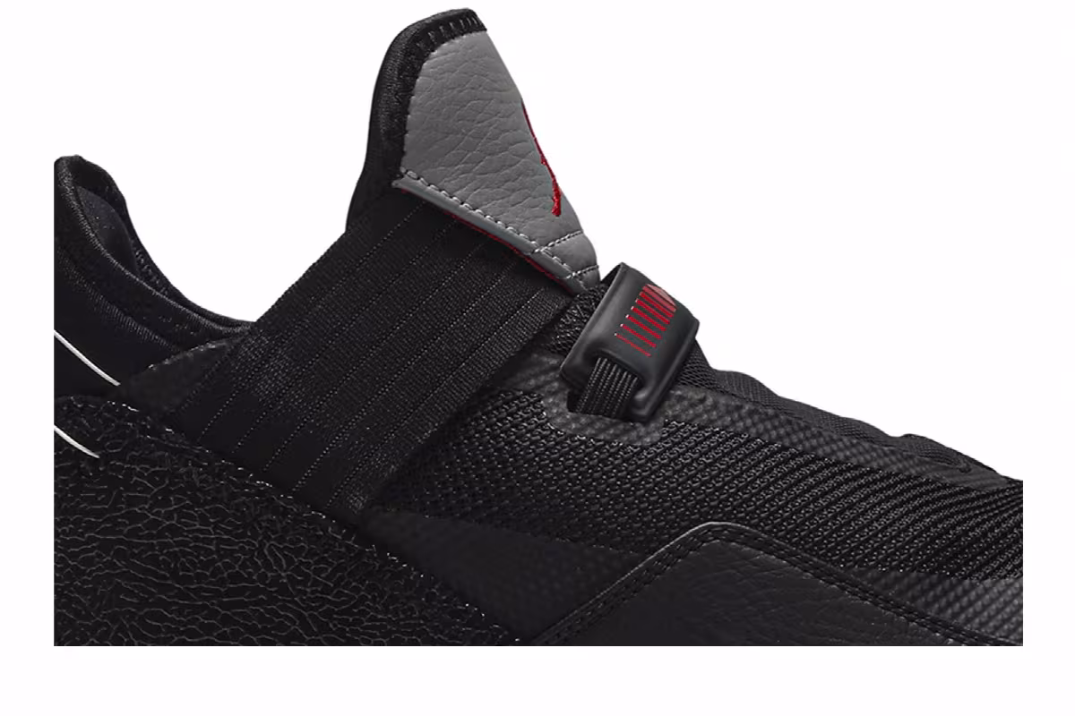 Air Jordan 33 SE Black Cement, view 3