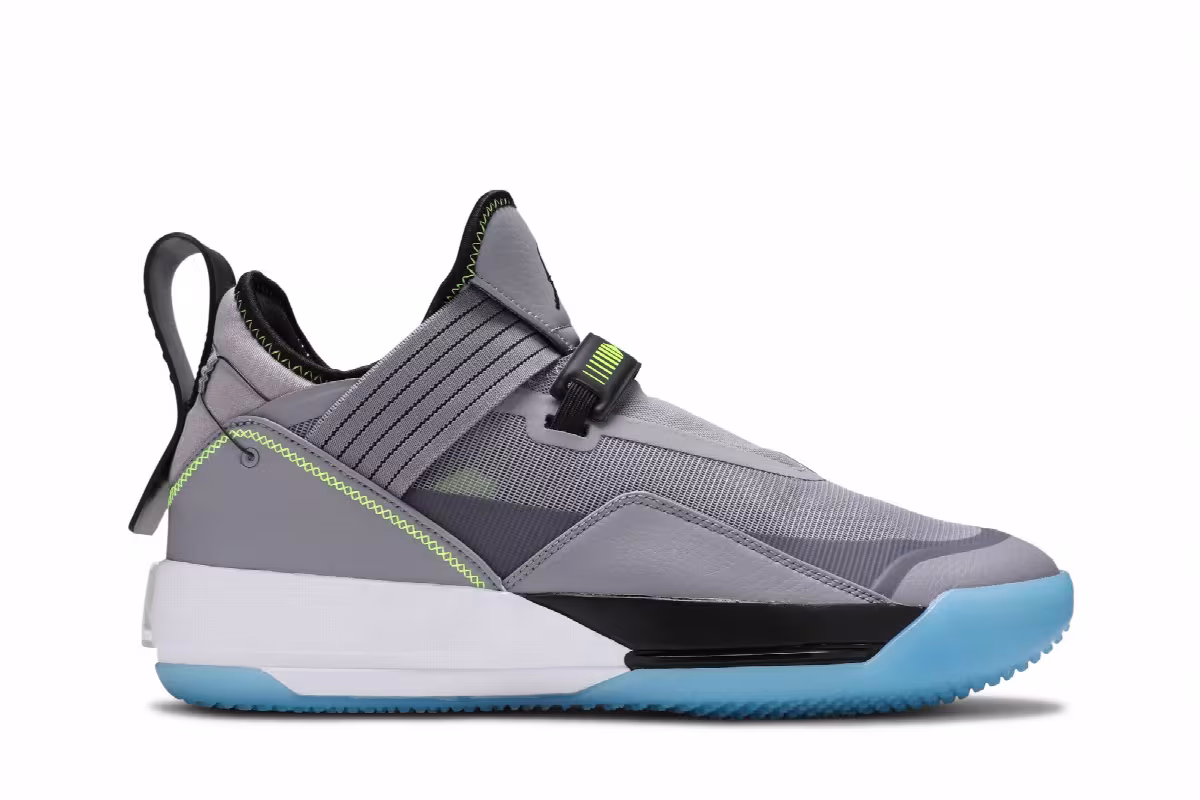 Air Jordan 33 SE PF Cement Grey, view 2