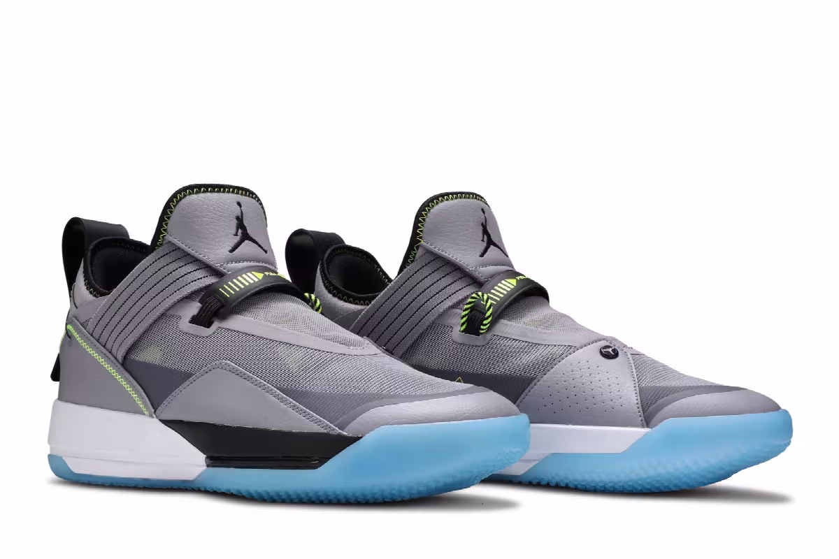 Air Jordan 33 SE PF Cement Grey, view 9