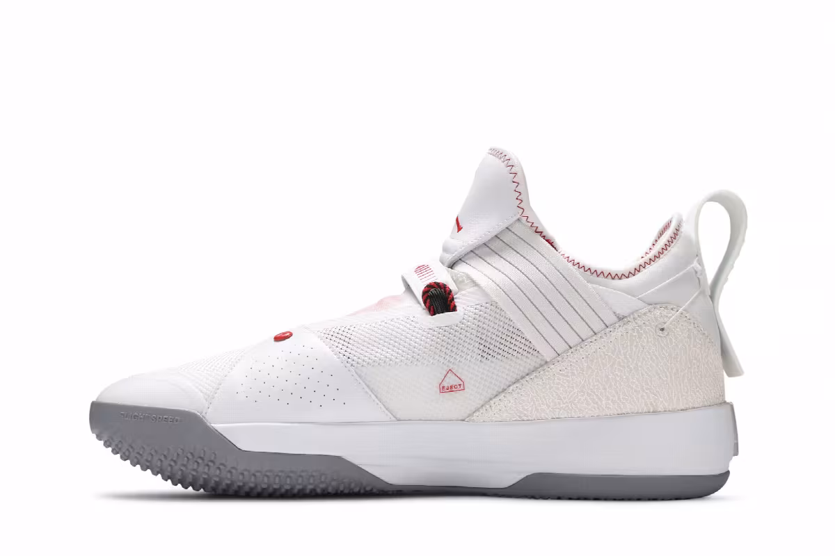 Air Jordan 33 Low SE White Cement, view 4