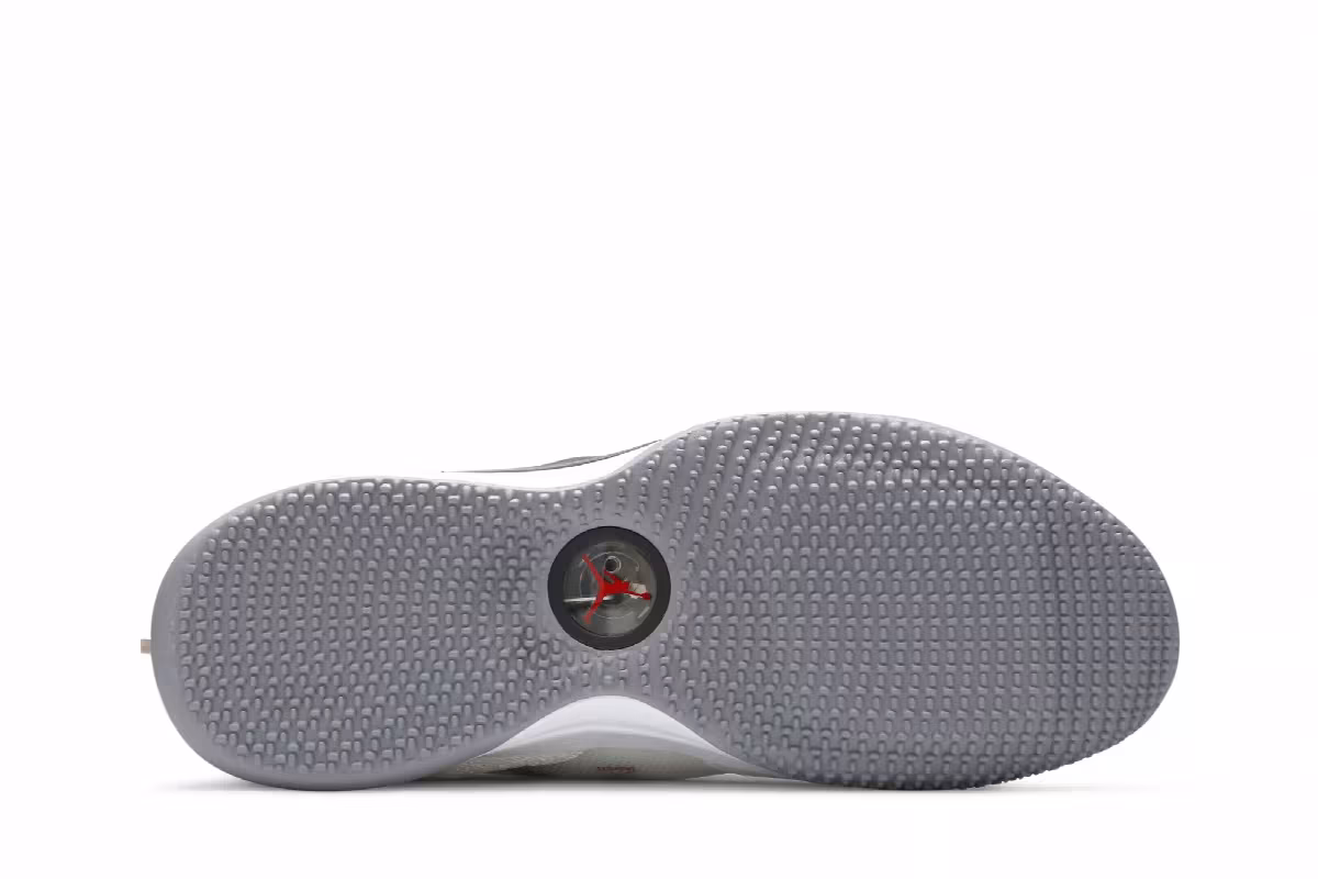Air Jordan 33 Low SE White Cement, view 5