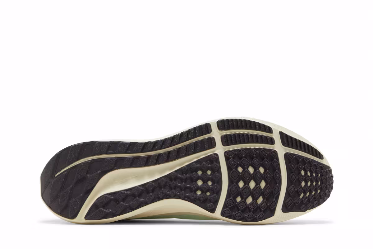 Nike Air Zoom Pegasus 39 Barely Green, view 5