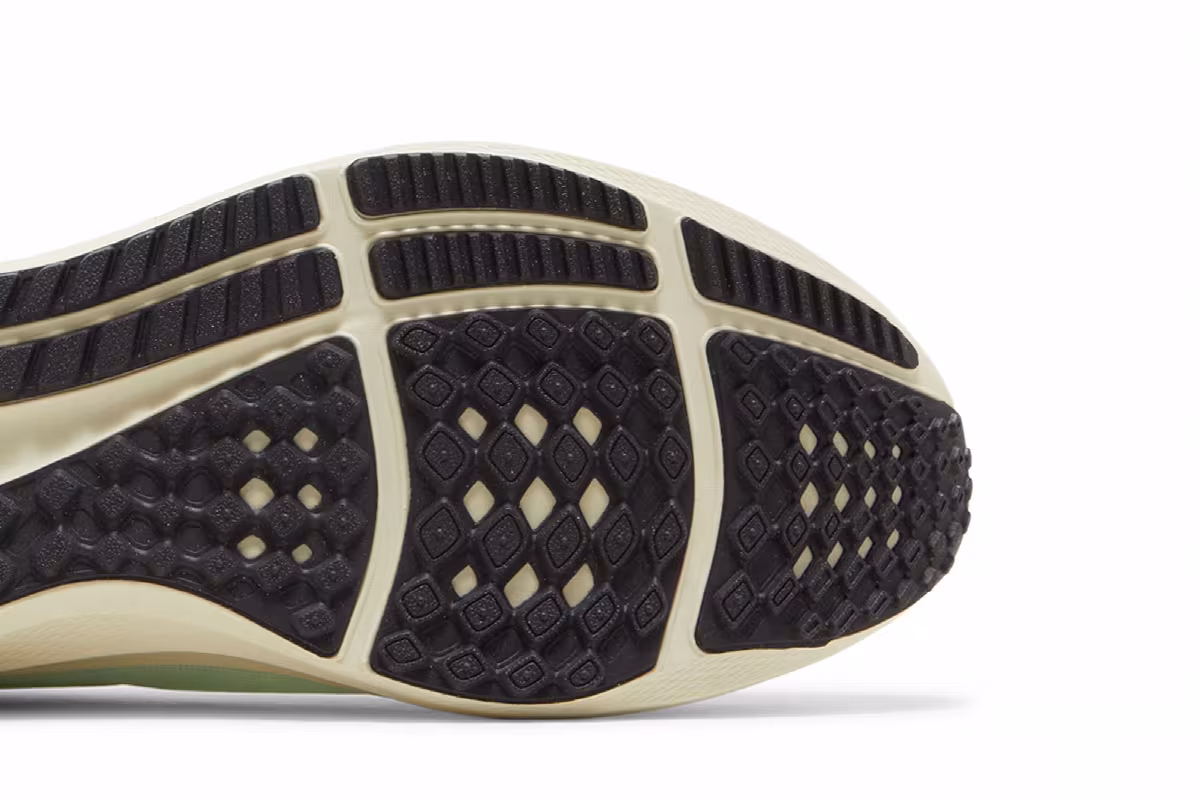 Nike Air Zoom Pegasus 39 Barely Green, view 6