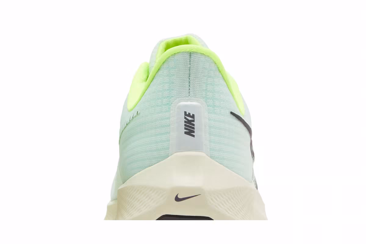 Nike Air Zoom Pegasus 39 Barely Green, view 8