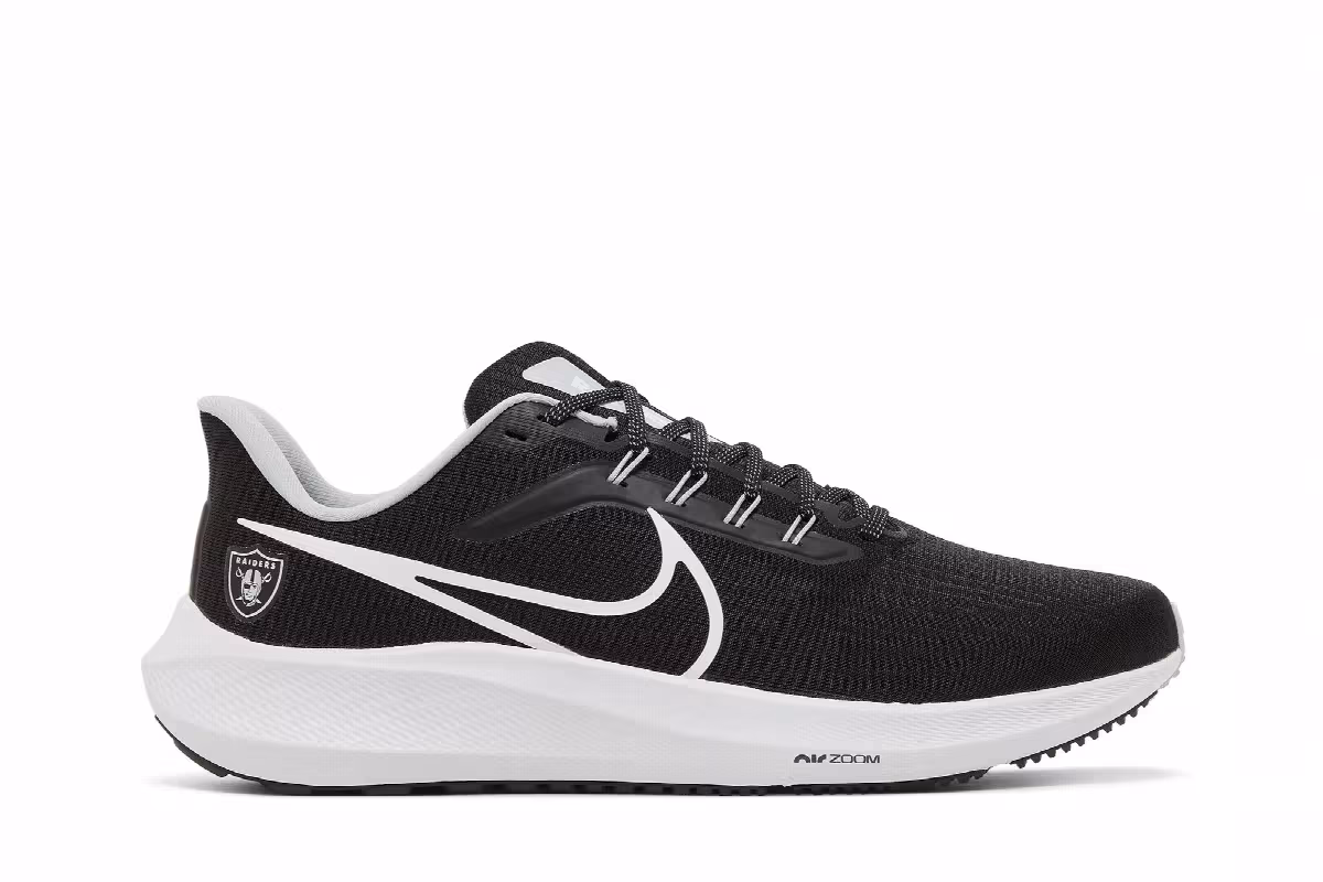 NFL x Nike Air Zoom Pegasus 39 Las Vegas Raiders, view 2