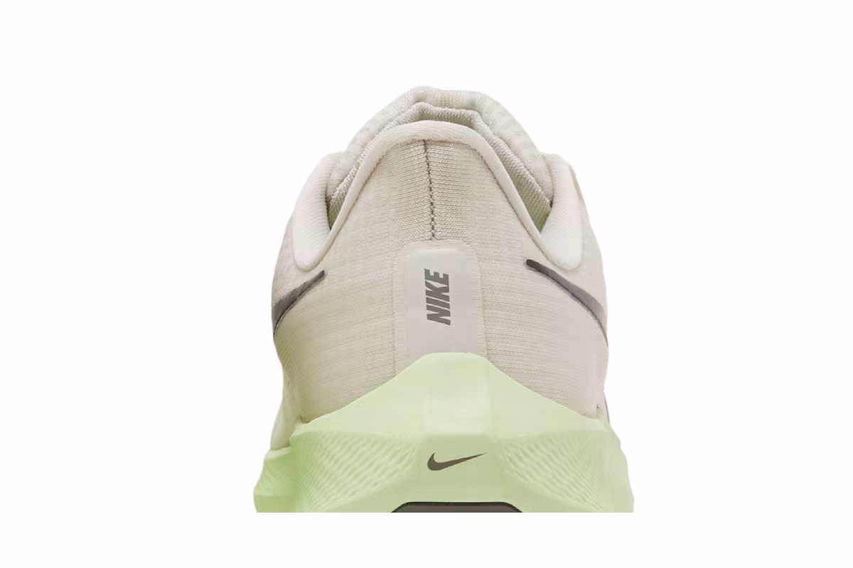 Nike Air Zoom Pegasus 39 Red Plum Volt, view 8