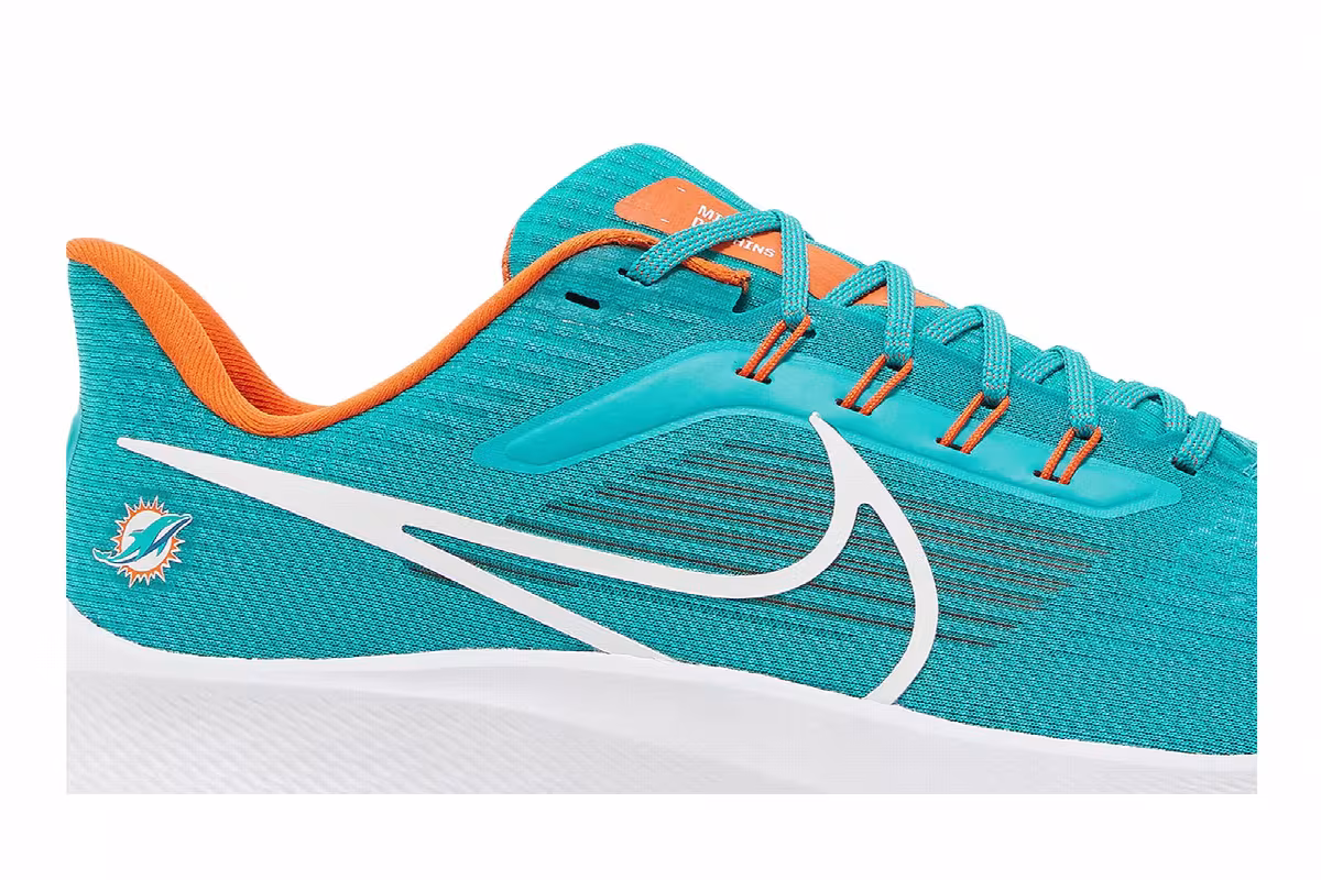 NFL x Nike Air Zoom Pegasus 39 Miami Dolphins, view 3
