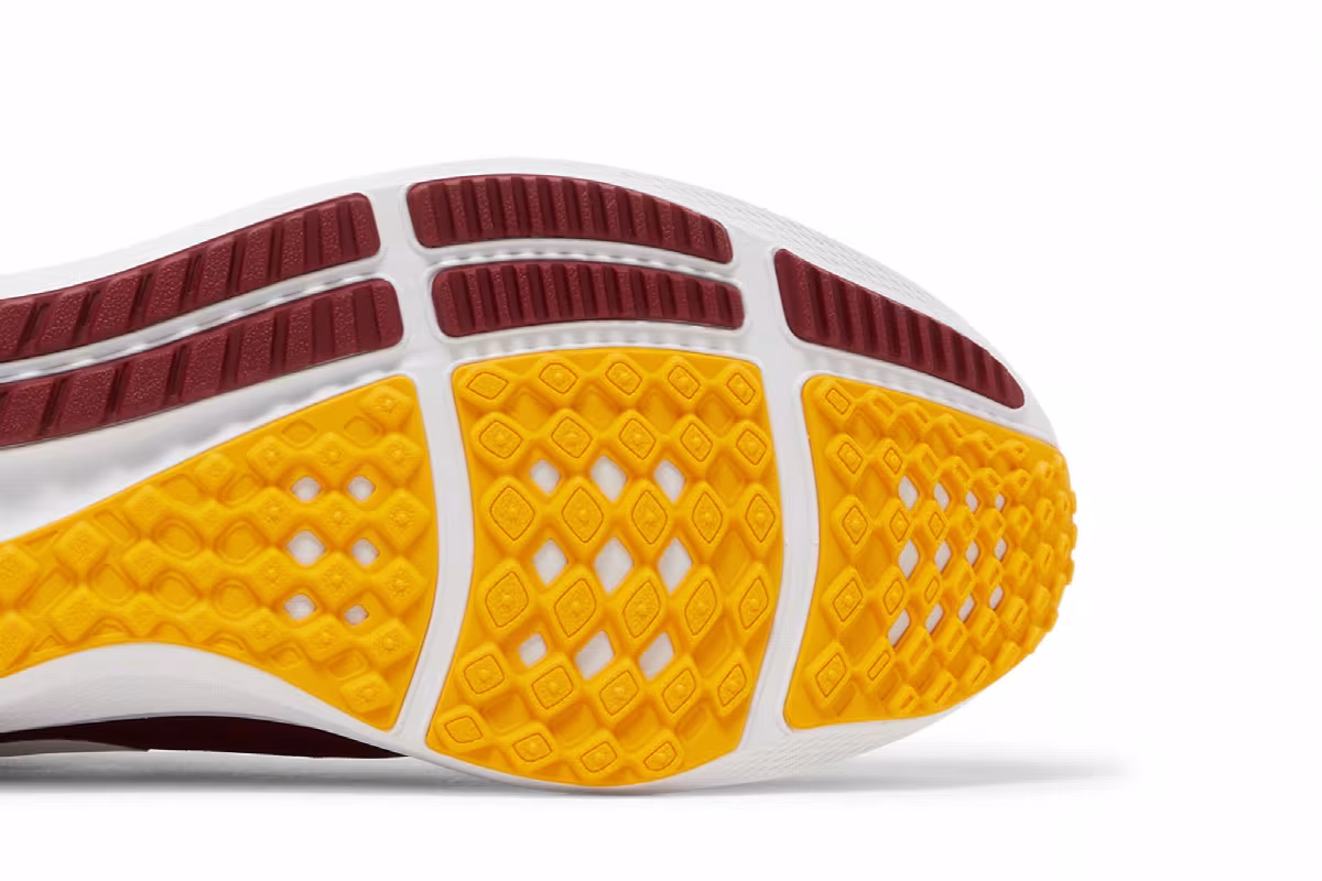 Nike NFL x Air Zoom Pegasus 39 Washington Commanders, view 6