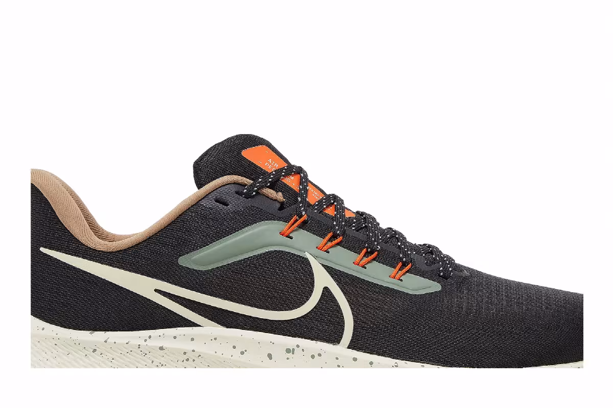 Nike Air Zoom Pegasus 39 Black White Orange, view 3