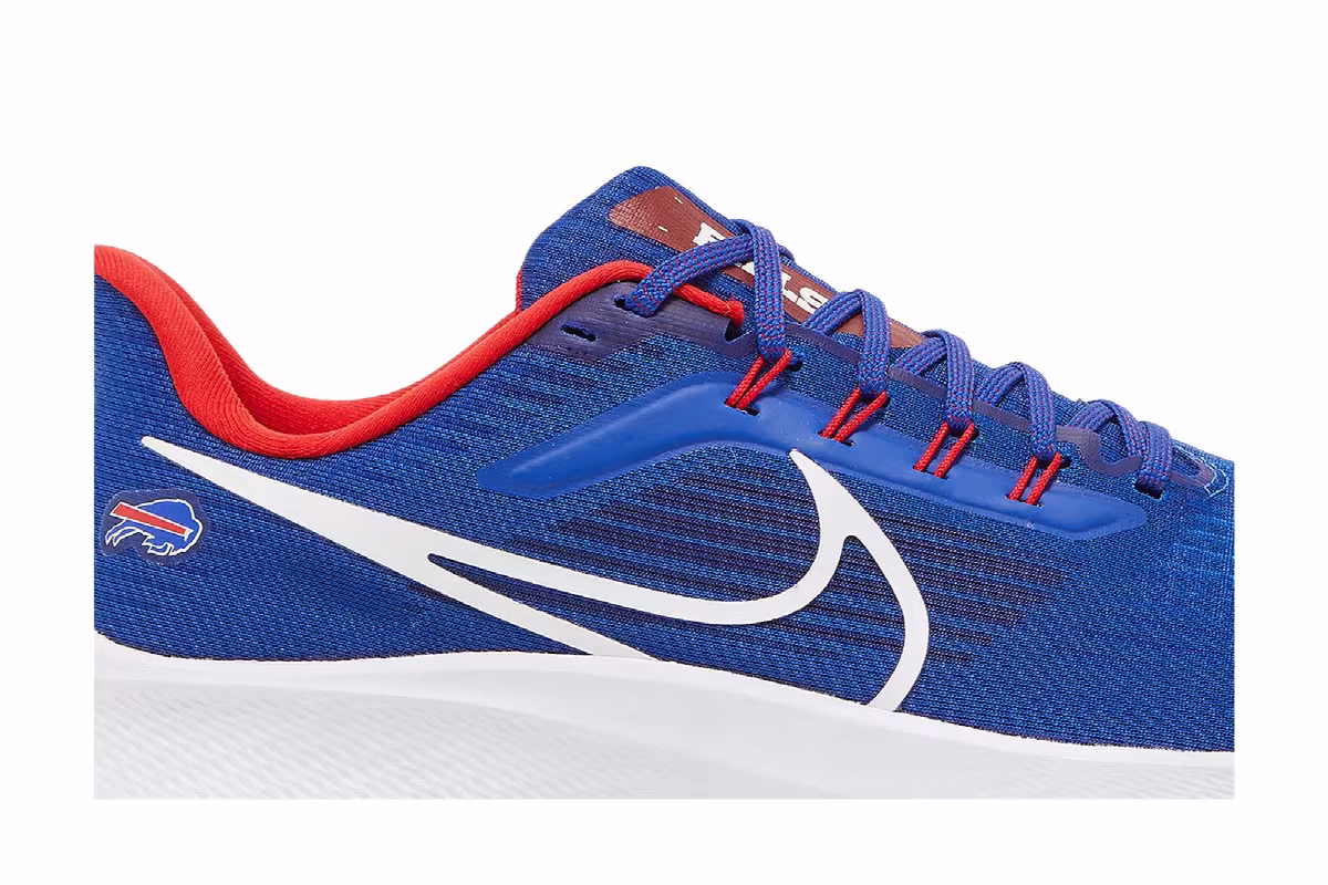 NFL x Nike Air Zoom Pegasus 39 Buffalo Bills, view 3