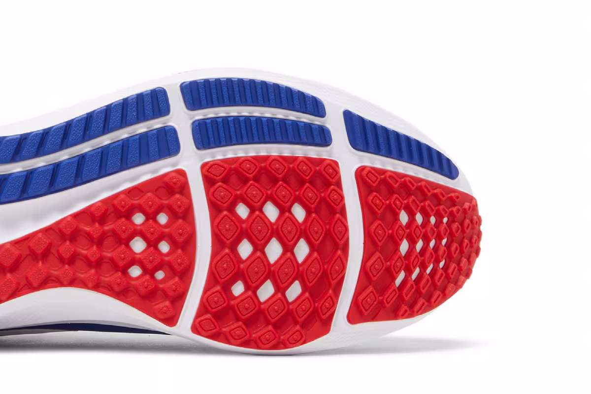 NFL x Nike Air Zoom Pegasus 39 Buffalo Bills, view 6