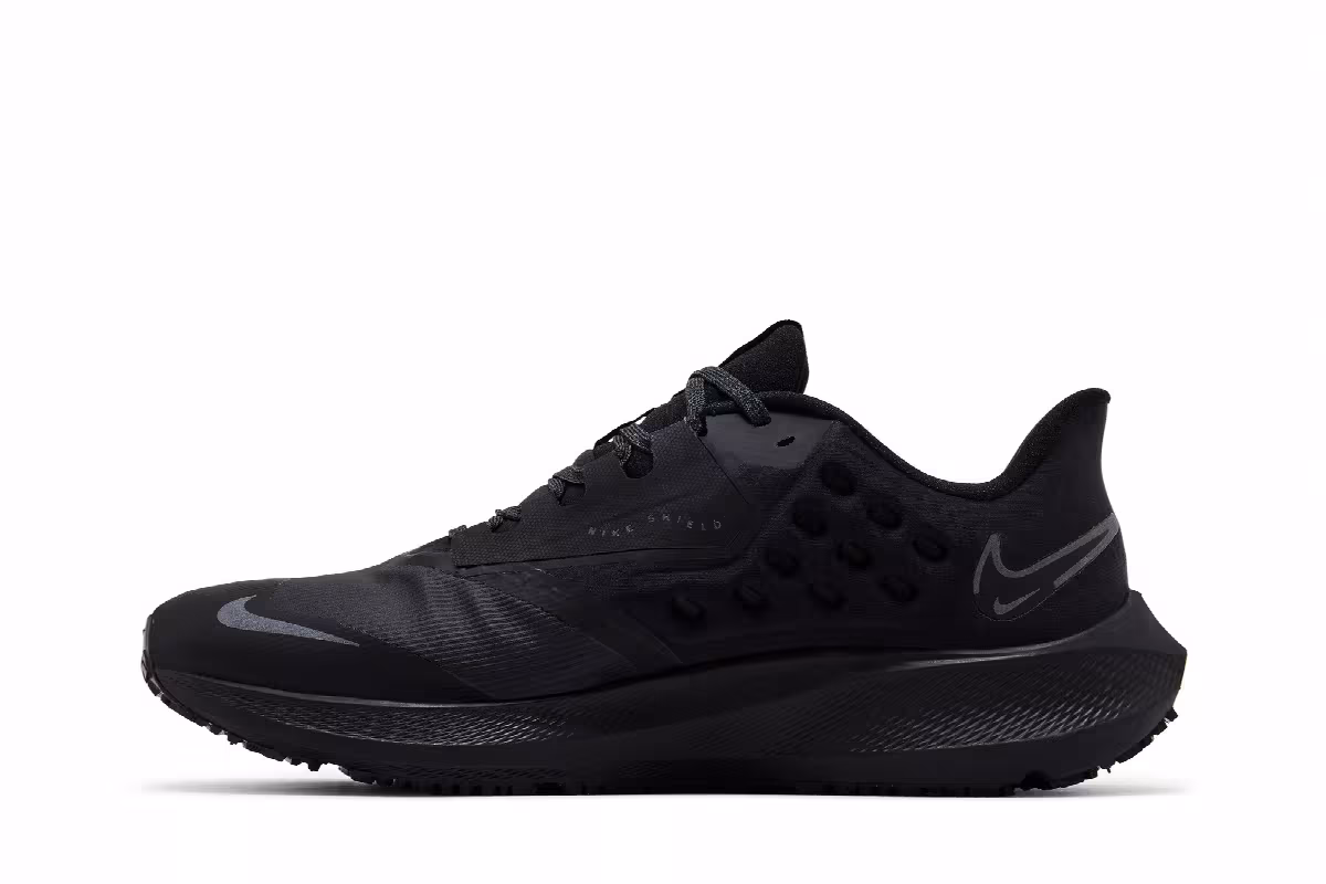 Nike Women's Air Zoom Pegasus 39 Shield Triple Black, view 4
