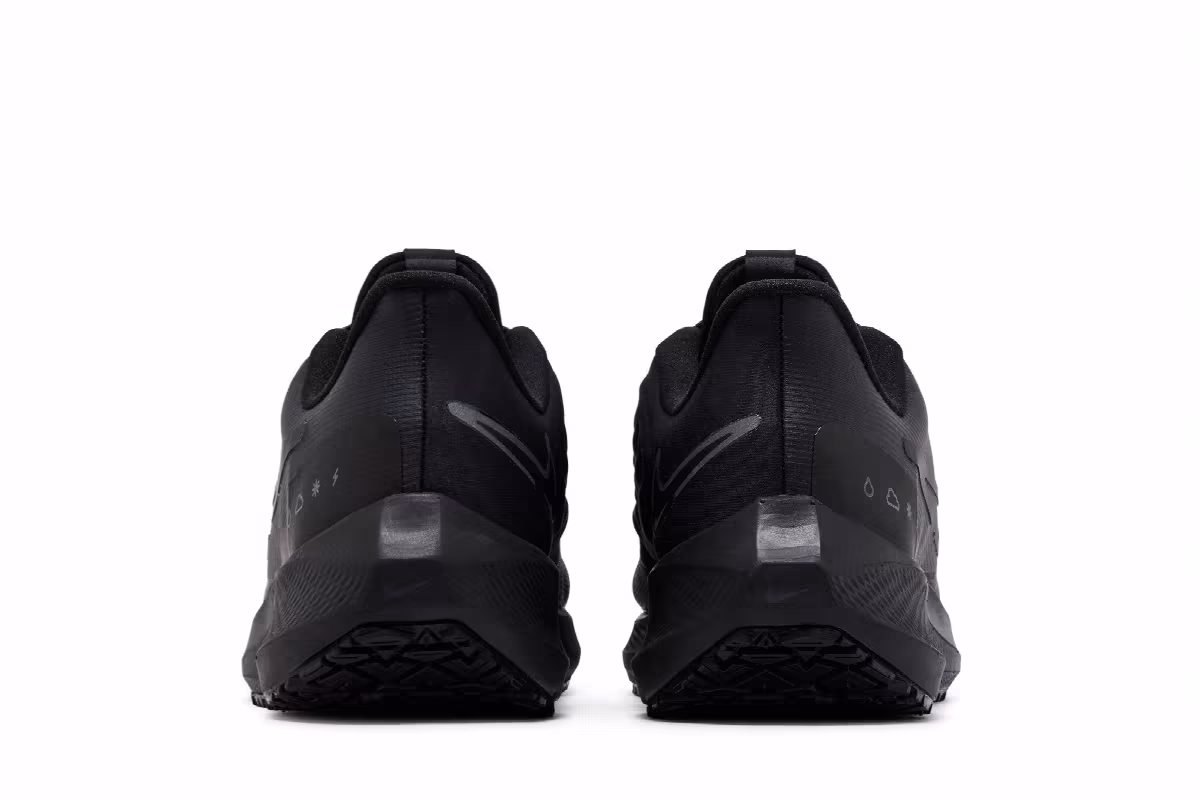 Nike Women's Air Zoom Pegasus 39 Shield Triple Black, view 7