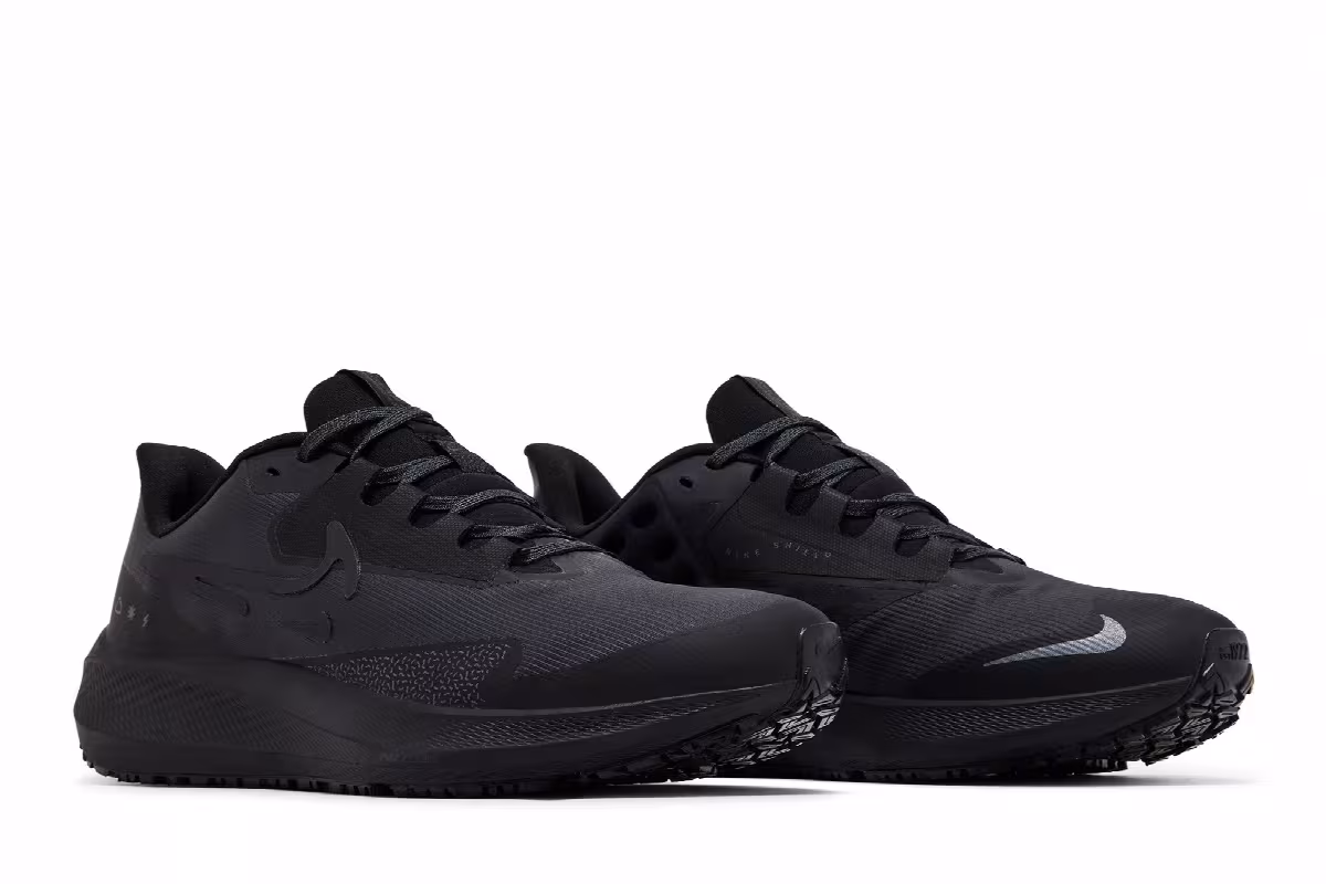 Nike Women's Air Zoom Pegasus 39 Shield Triple Black, view 9