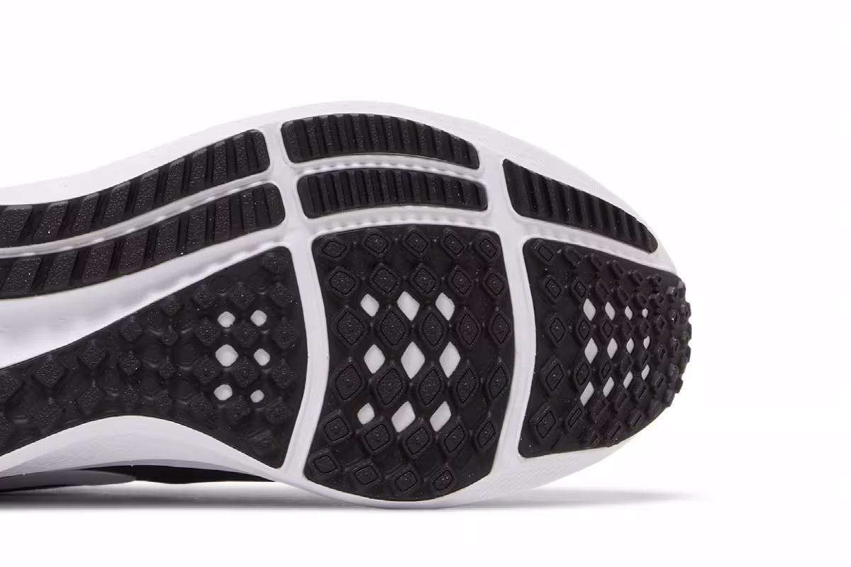 Nike Women's Air Zoom Pegasus 39 Black White, view 6