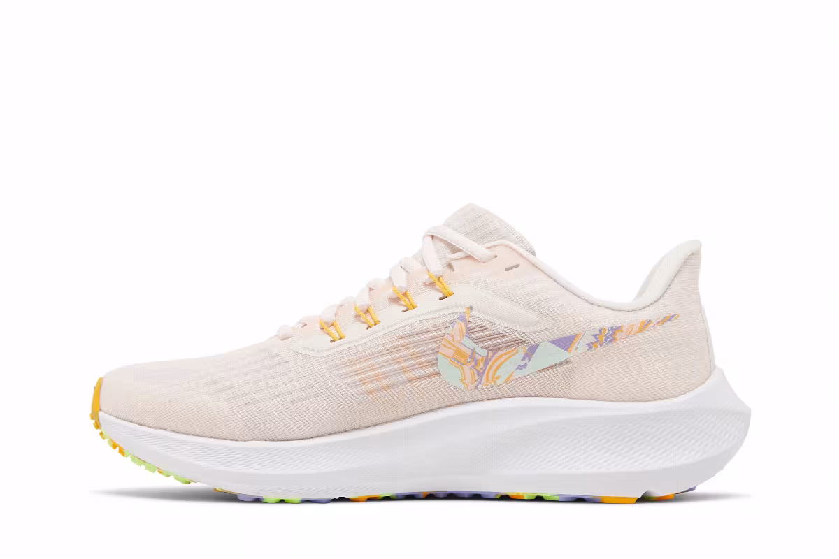 Nike Women's Air Zoom Pegasus 39 Premium Light Soft Pink, view 4