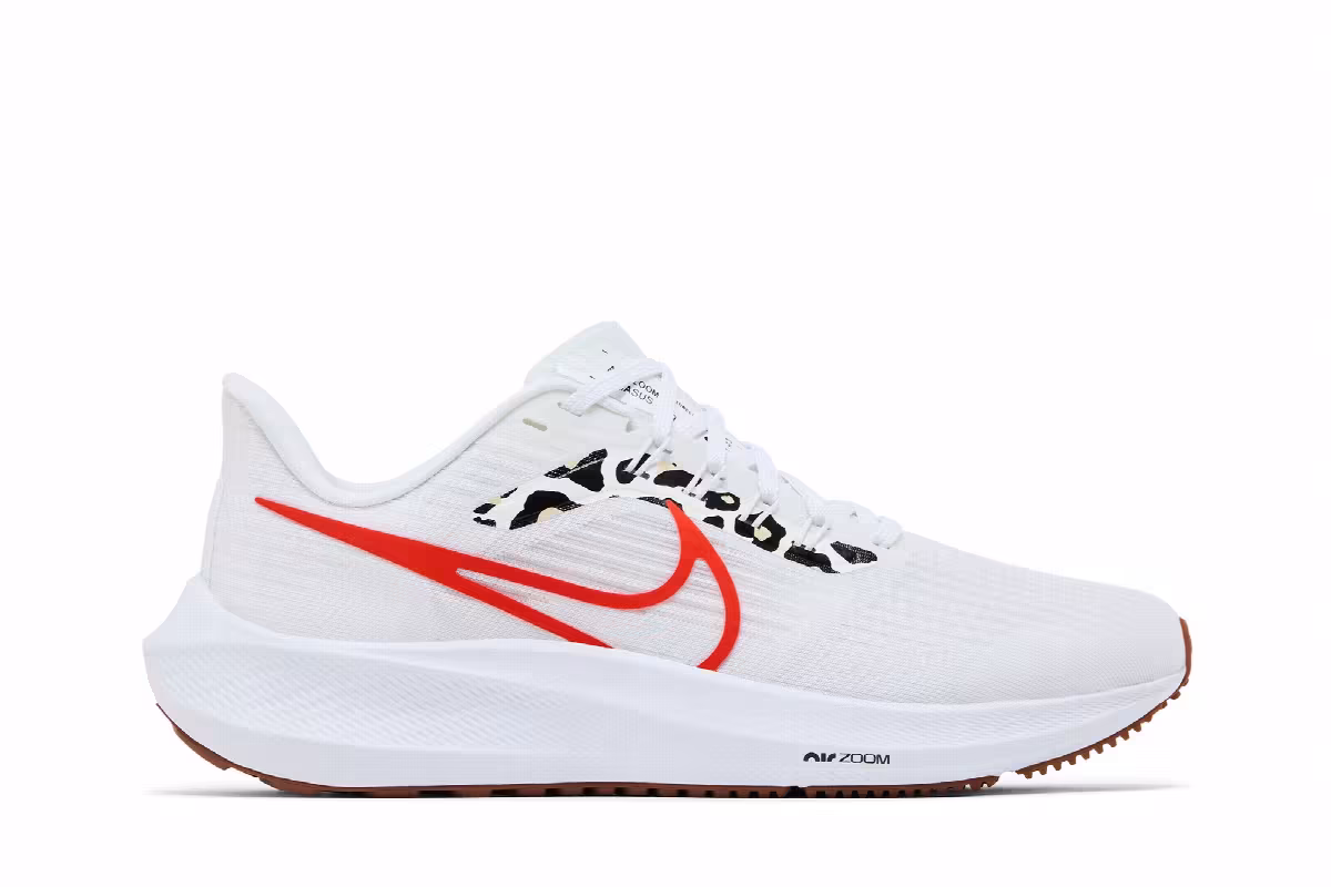 Nike Women's Air Zoom Pegasus 39 White Leopard, view 2