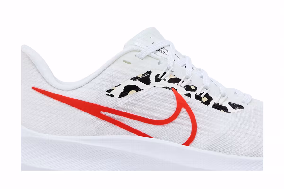 Nike Women's Air Zoom Pegasus 39 White Leopard, view 3