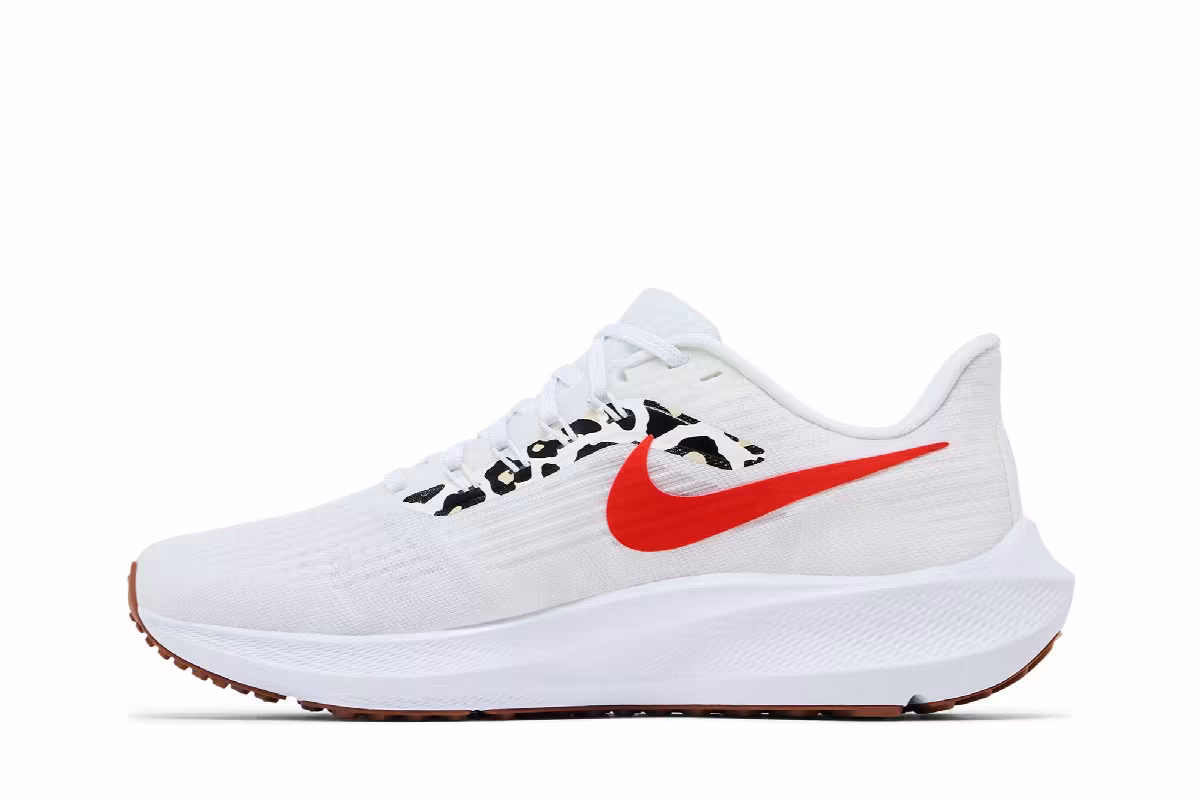 Nike Women's Air Zoom Pegasus 39 White Leopard, view 4