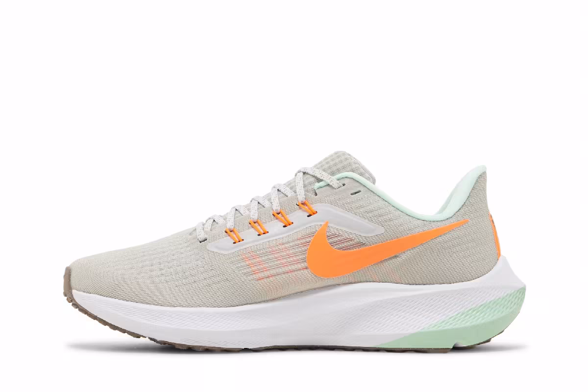 Nike Women's Air Zoom Pegasus 39 Premium Photon Dust Orange Mint, view 4