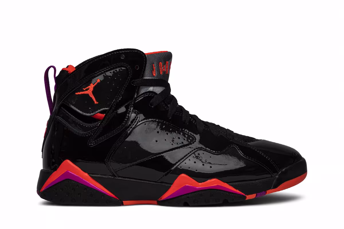 Women's Air Jordan 7 Black Gloss, view 2