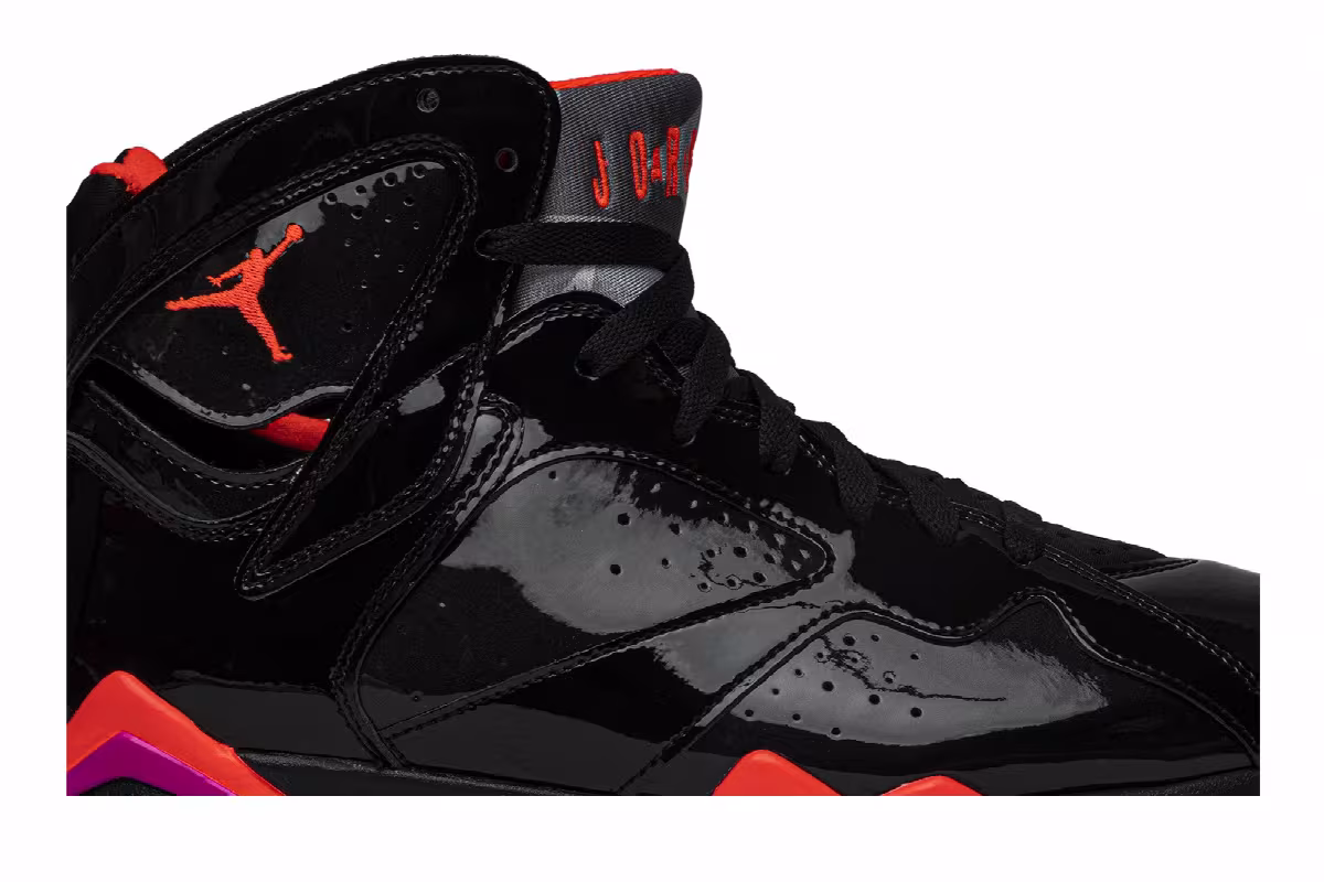 Women's Air Jordan 7 Black Gloss, view 3