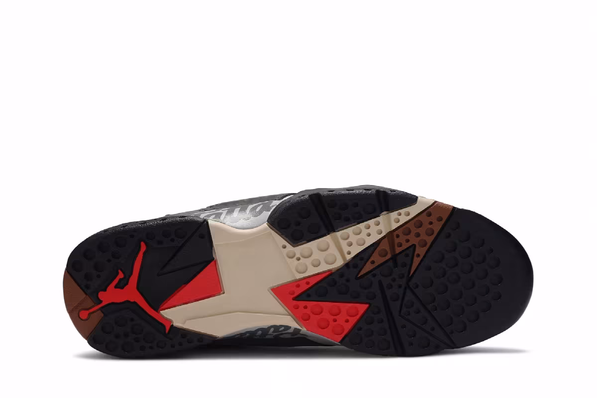 Patta x Air Jordan 7 SP Icicle, view 5