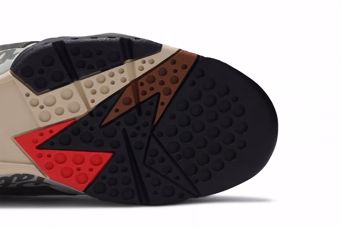 Patta x Air Jordan 7 SP Icicle, view 6